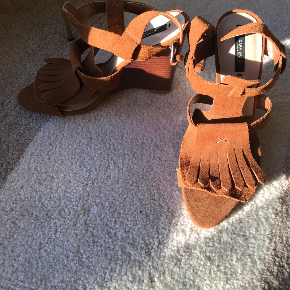 Zara Basic Brown Suede Wedge - Picture 4 of 6